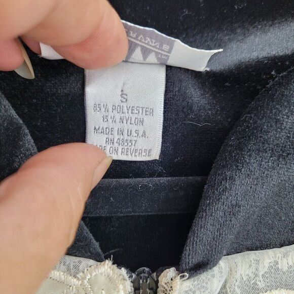 Mervyn's Velour Lace Embroidered Shawl Collar Cuffs Housecoat Robe Black Sz S - Picture 4 of 12